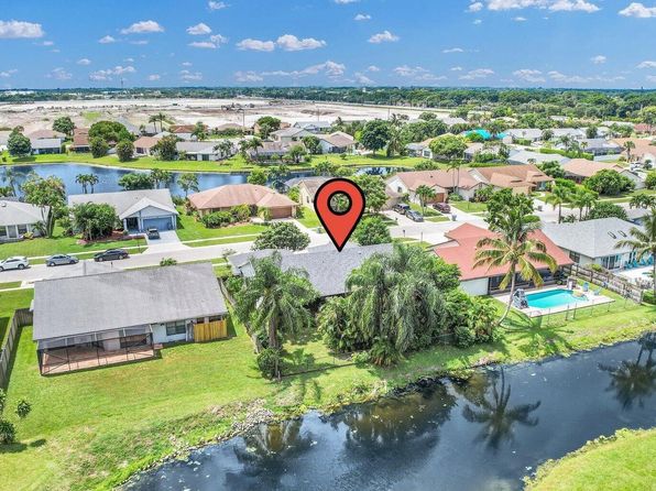 Modern Waterfront Residence in New York